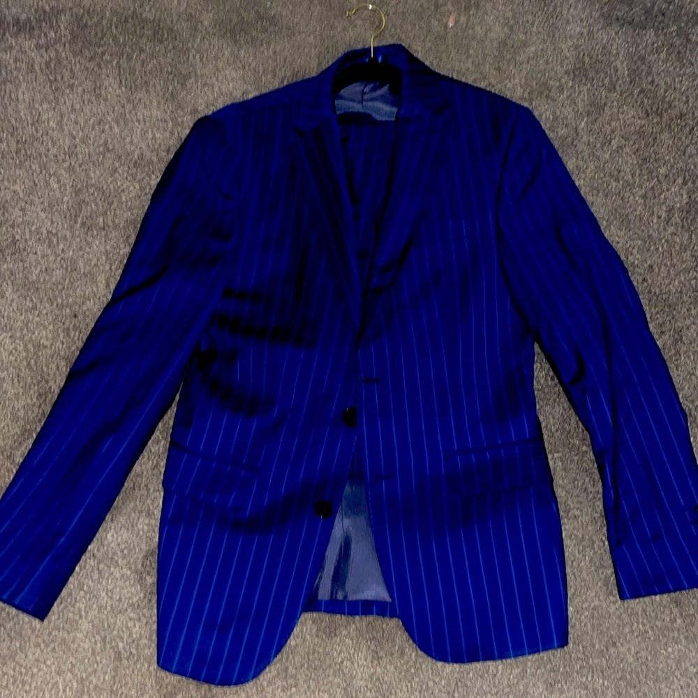 Dino Filarte Suit. Size 38 Regular. 32 Waist. Regular Fit.